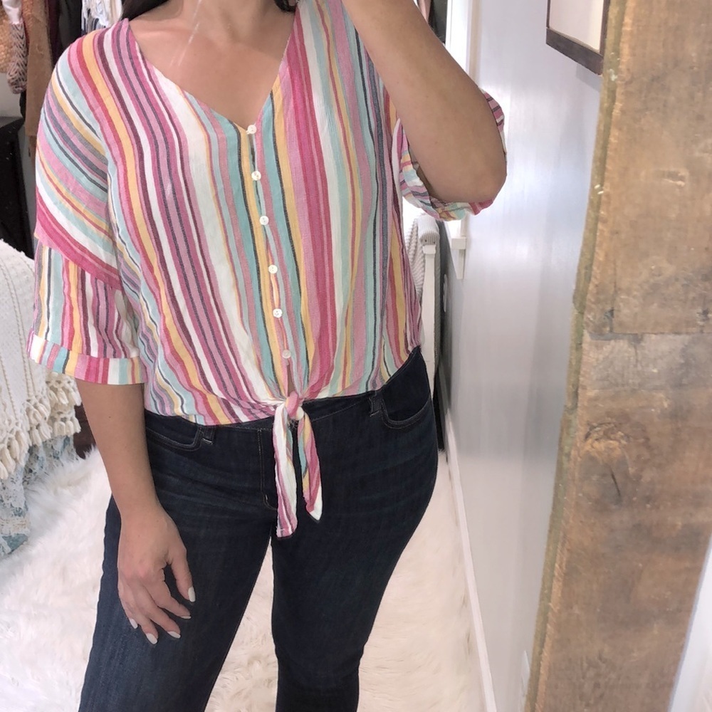 MAIN strip large striped multicolor tie front top
